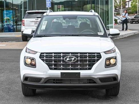 New 2026 Hyundai Venue SEL image 2