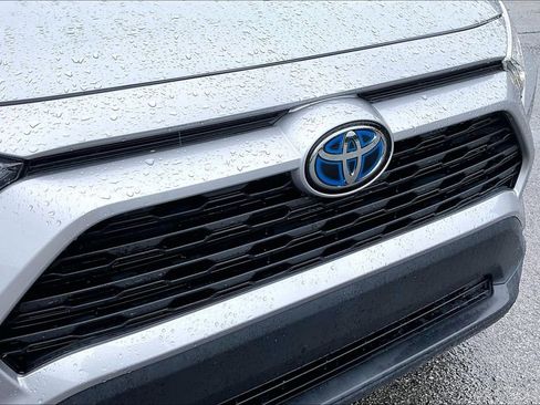 Used 2024 Toyota RAV4 LE AWD/4WD image 31