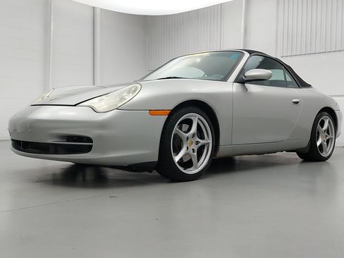 Used 2003 Porsche 911 Carrera RWD image 1