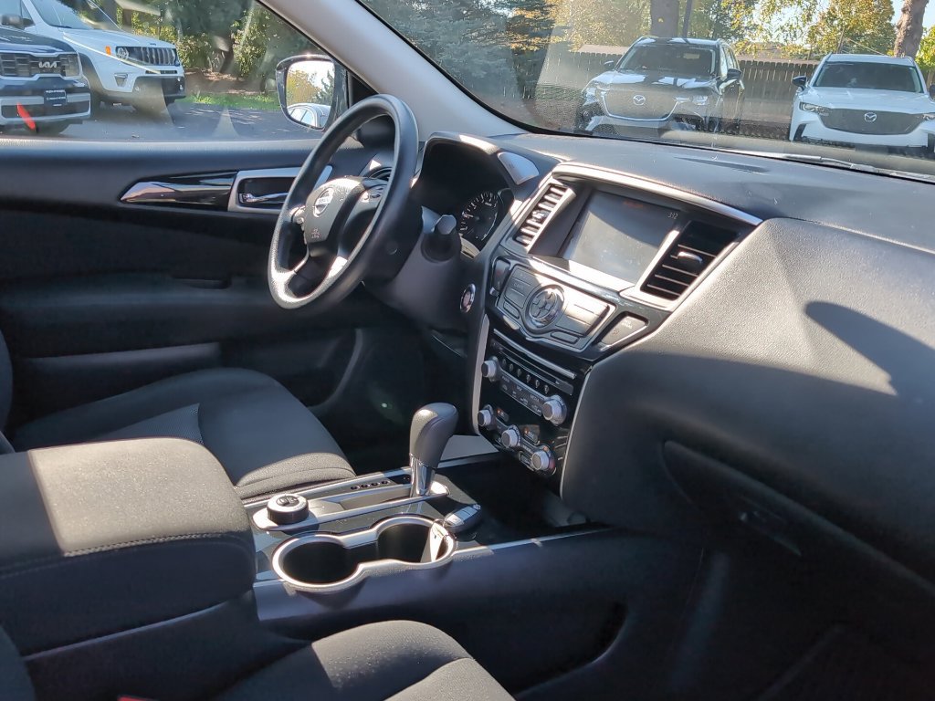 Used 2017 Nissan Pathfinder S AWD/4WD image 8