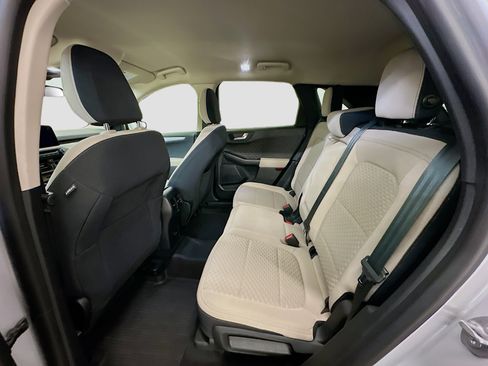 Used 2020 Ford Escape SE image 29