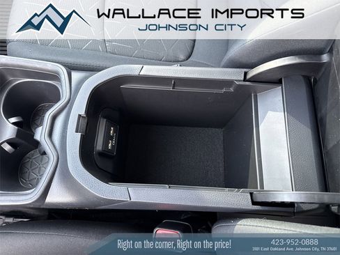 Used 2021 Toyota RAV4 XLE w/ Convenience Package image 22