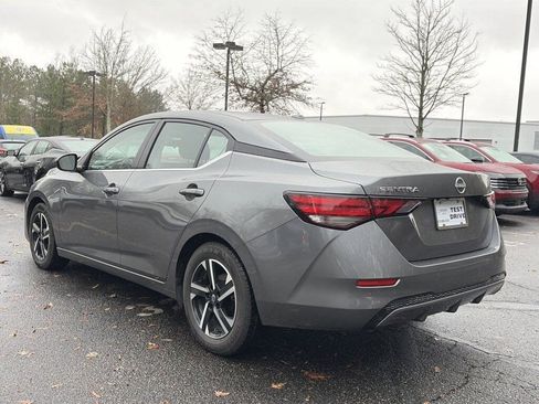 Used 2024 Nissan Sentra SV image 3
