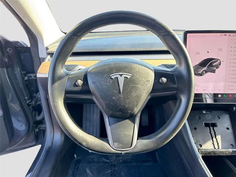 Used 2018 Tesla Model 3 Long Range image 11