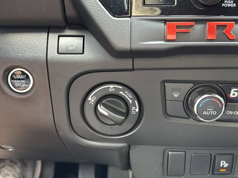 Used 2025 Nissan Frontier PRO-4X AWD/4WD image 25