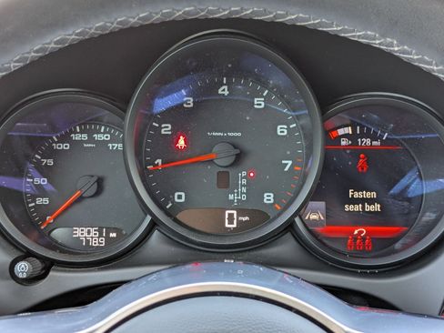 Used 2021 Porsche Macan AWD/4WD image 16