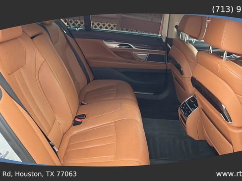 Used 2018 BMW 740i xDrive AWD/4WD image 36