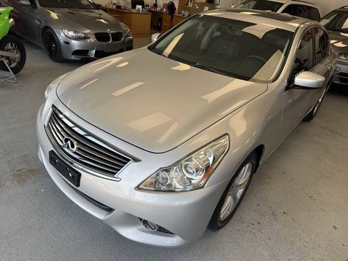 Used 2010 INFINITI G37 Journey w/ Premium Pkg image 9