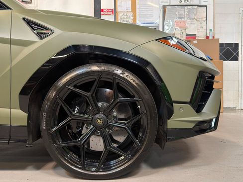 Used 2024 Lamborghini Urus S AWD/4WD image 13