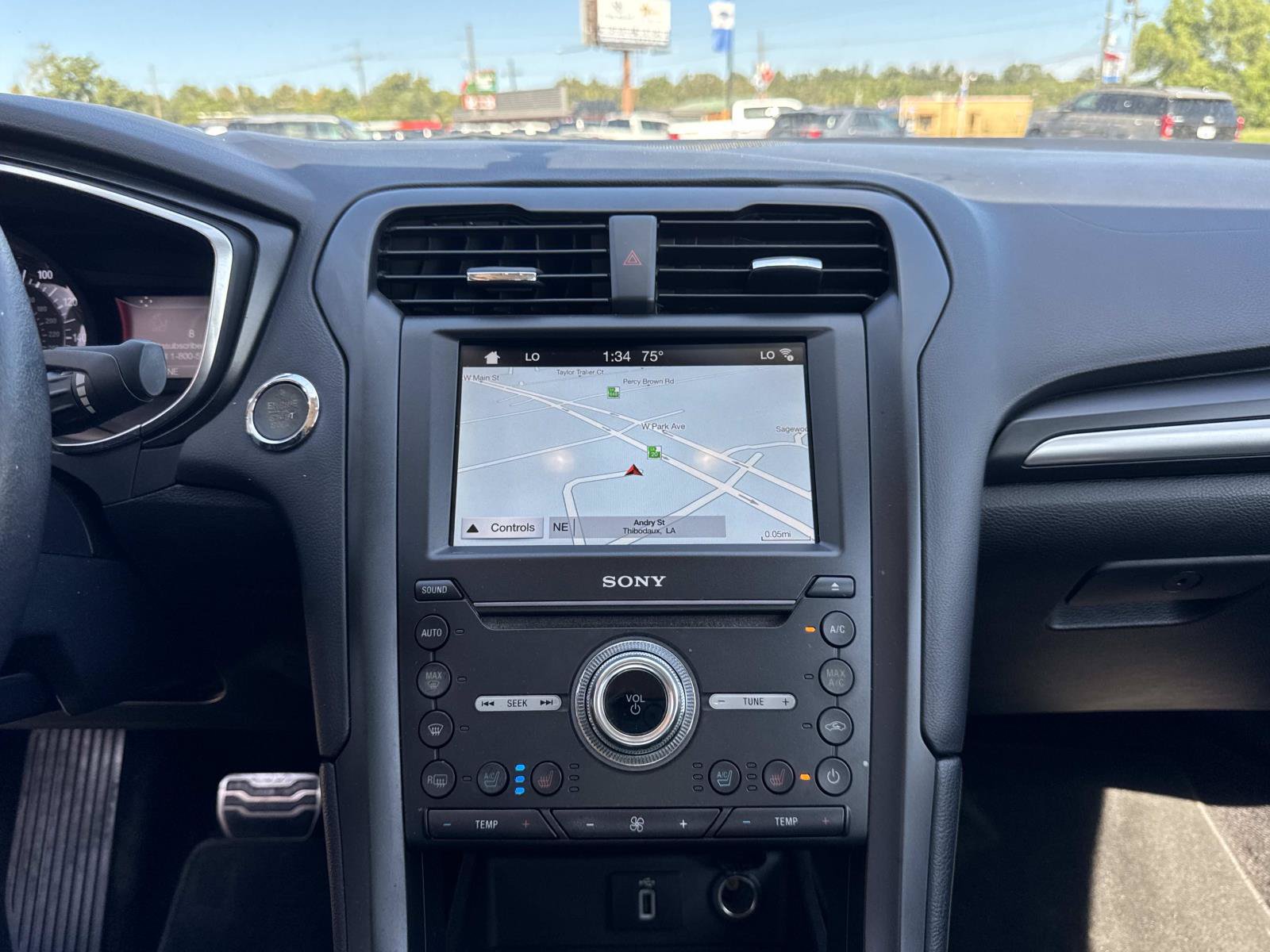 Used 2017 Ford Fusion Titanium FWD image 25