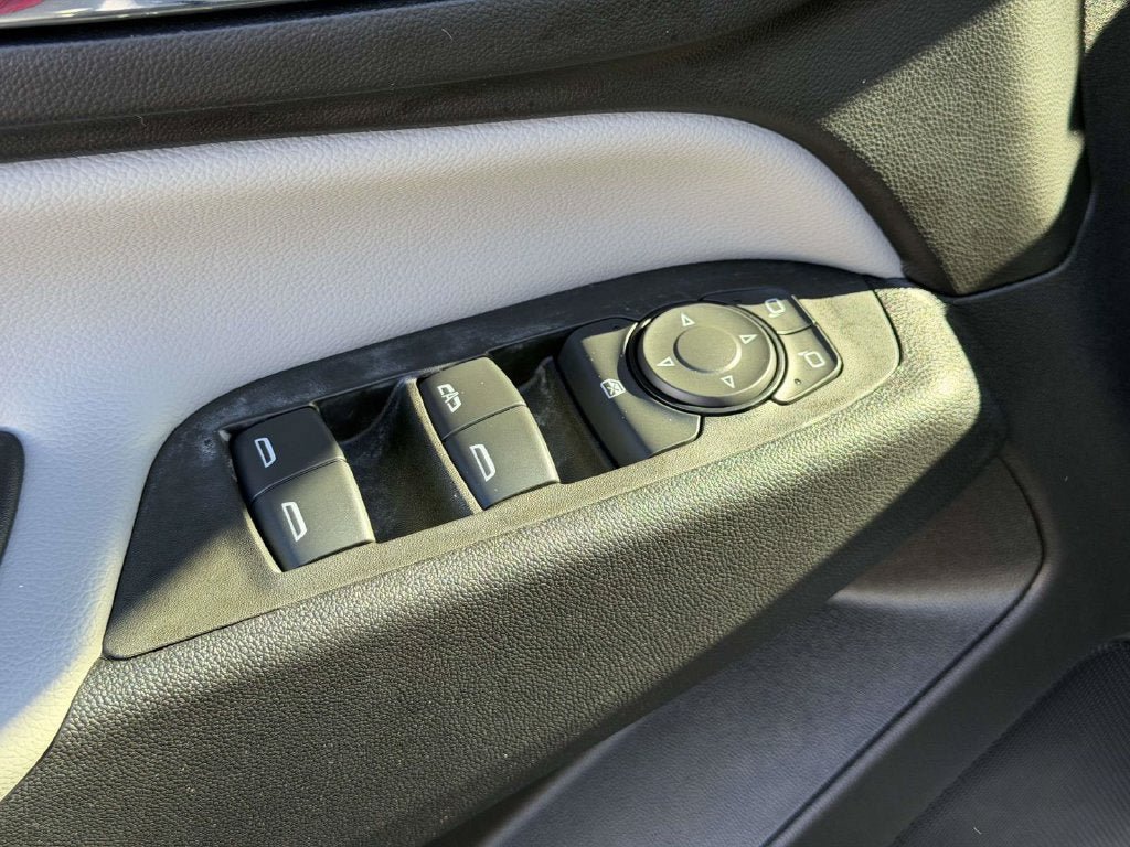 Used 2023 Chevrolet Equinox LS FWD image 17