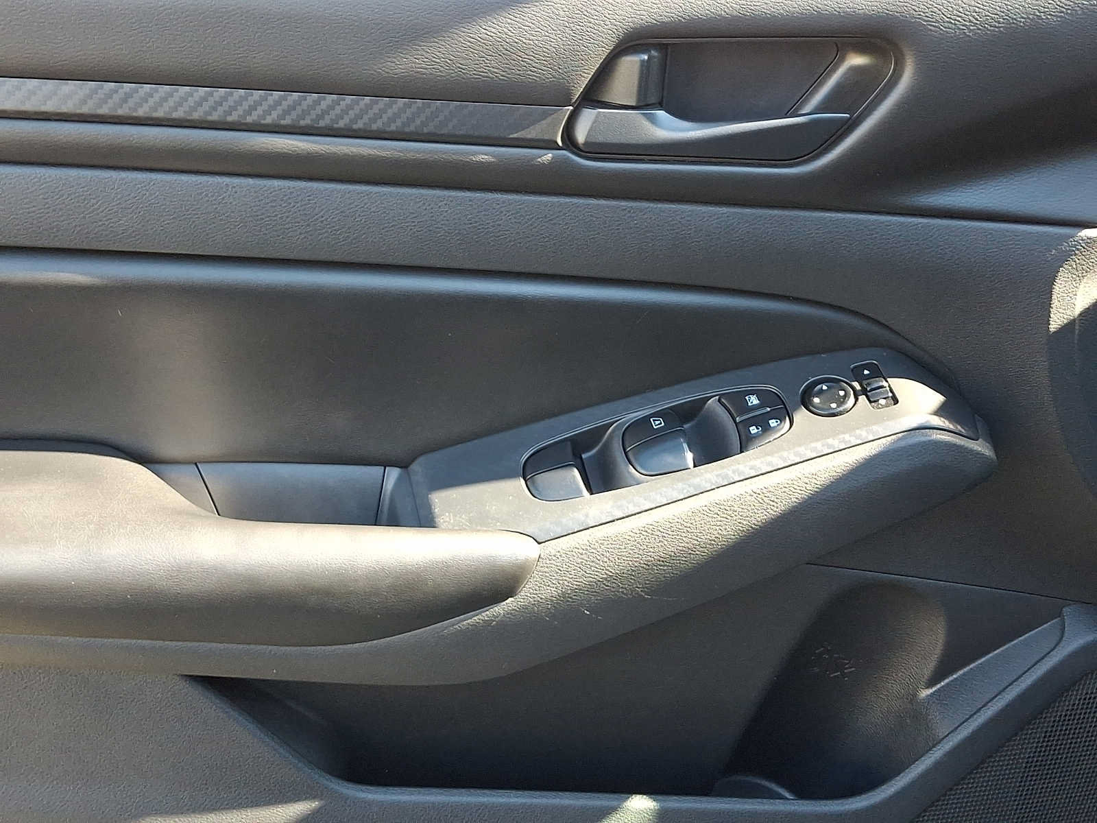 Used 2023 Nissan Altima 2.5 S FWD image 12