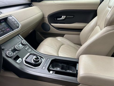 Used 2019 Land Rover Range Rover Evoque SE Premium image 23