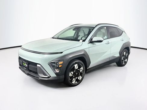 Used 2025 Hyundai Kona SEL FWD image 3