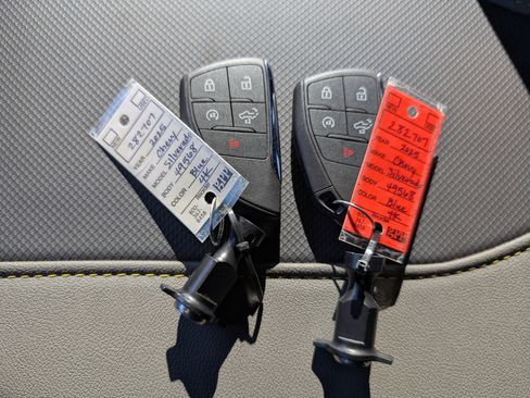 Used 2025 Chevrolet Silverado 1500 ZR2 image 40