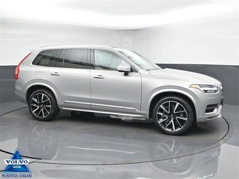 Used 2023 Volvo XC90 B6 Plus image 1