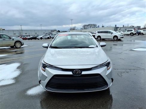 Certified 2025 Toyota Corolla LE image 2