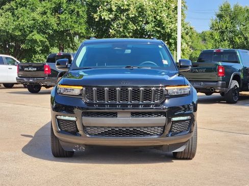 Used 2023 Jeep Grand Cherokee L Limited w/ Luxury Tech Group II AWD/4WD image 2