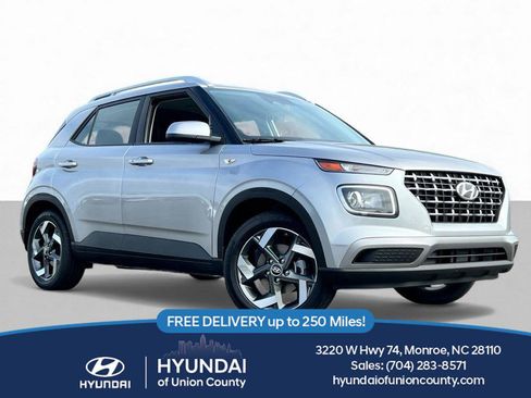 New 2026 Hyundai Venue SEL FWD image 1
