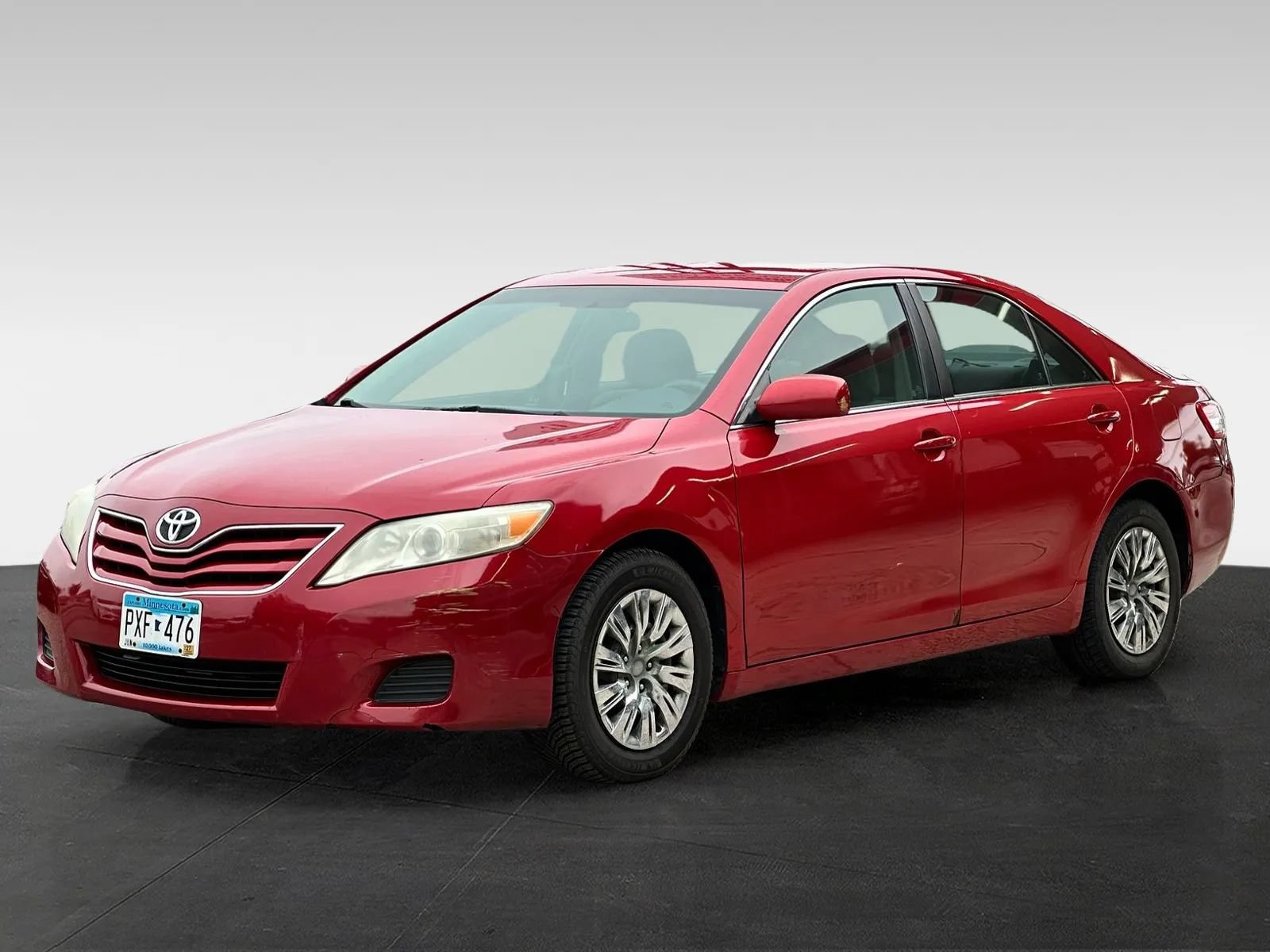 Used 2011 Toyota Camry LE FWD image 3