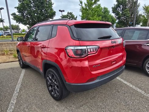 Used 2021 Jeep Compass Latitude AWD/4WD image 3