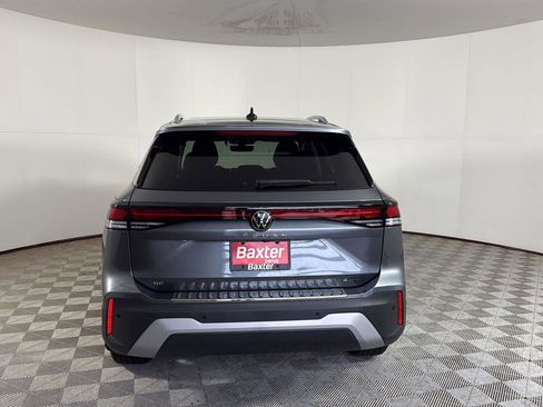 New 2026 Volkswagen Tiguan SE AWD/4WD image 8