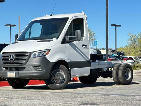 New 2024 Mercedes-Benz Sprinter 4500 image 21