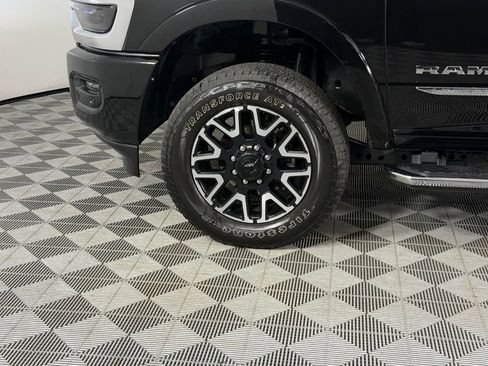 Used 2025 RAM 2500 Limited AWD/4WD image 13