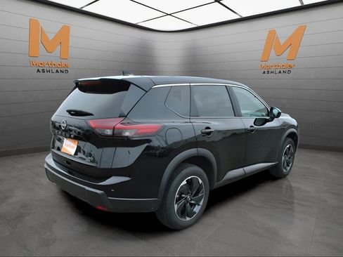 Used 2025 Nissan Rogue SV AWD/4WD image 4