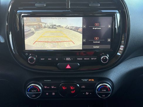 Used 2020 Kia Soul EX image 22
