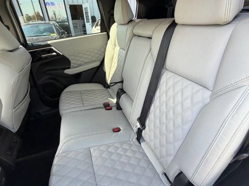 Used 2022 Mitsubishi Outlander SEL image 8