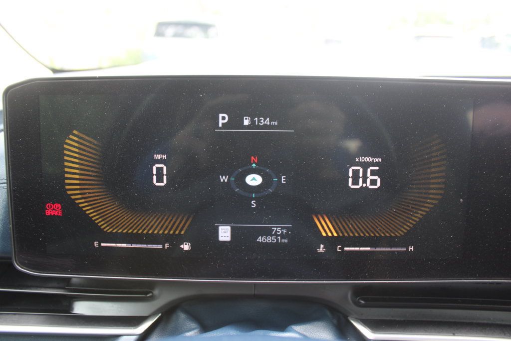 Certified 2025 Kia Carnival EX FWD image 35