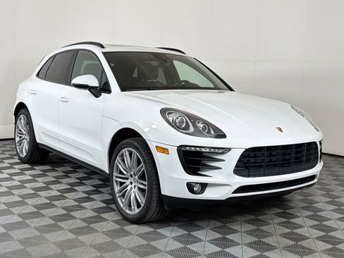 Used 2018 Porsche Macan AWD/4WD image 8
