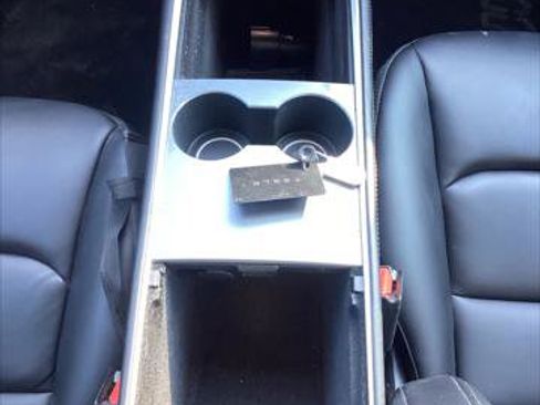 Used 2024 Tesla Model Y Long Range image 29