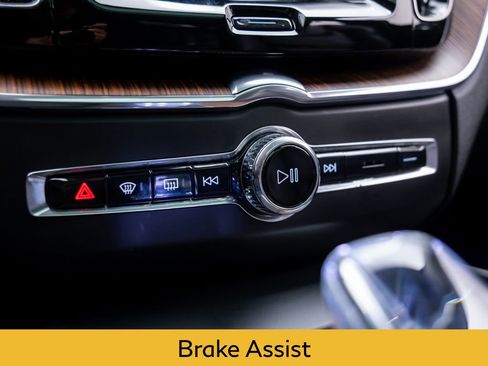 Used 2023 Volvo XC60 T8 Ultimate image 26