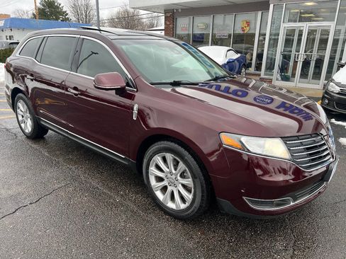 Used 2017 Lincoln MKT AWD w/ Driver Technology Package image 4