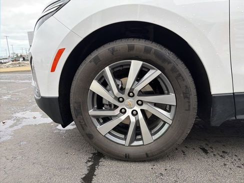 Used 2022 Chevrolet Equinox Premier image 11