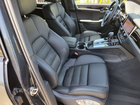 Used 2026 Porsche Macan AWD/4WD image 29