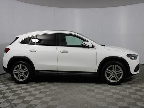 Used 2021 Mercedes-Benz GLA 250 4MATIC w/ Premium Package image 15