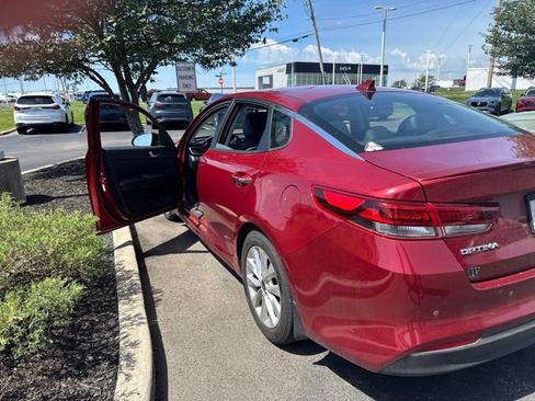 Used 2018 Kia Optima S FWD image 5
