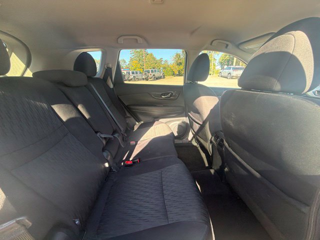 Used 2019 Nissan Rogue S w/ Special Edition Package FWD image 16