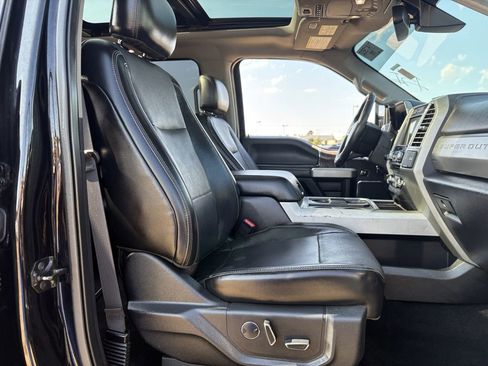 Used 2017 Ford F250 Lariat w/ Lariat Ultimate Package image 28