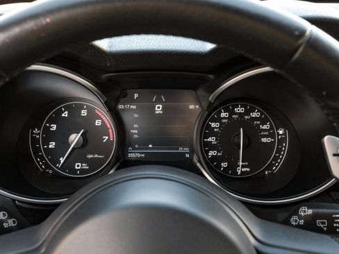 Used 2022 Alfa Romeo Stelvio Sprint image 17