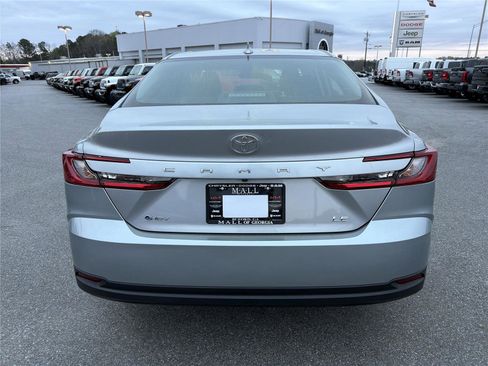 Used 2026 Toyota Camry LE image 6