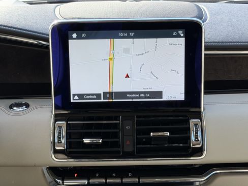 Used 2019 Lincoln Navigator Select w/ Technology Package RWD image 17