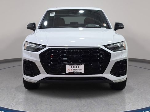 Used 2023 Audi SQ5 Prestige w/ Prestige Package AWD/4WD image 3