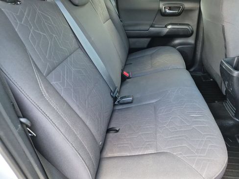 Used 2019 Toyota Tacoma TRD Off-Road AWD/4WD image 20