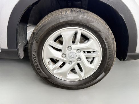 Used 2026 Hyundai Venue SE FWD image 31