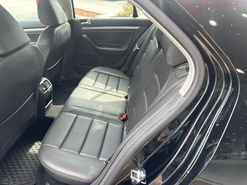 Used 2009 Volkswagen Jetta SE FWD image 14
