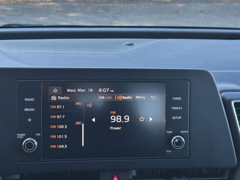 Used 2025 Kia Sportage LX image 20